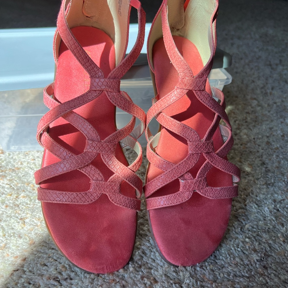 Aerosols Coral Sandal - Picture 2 of 6